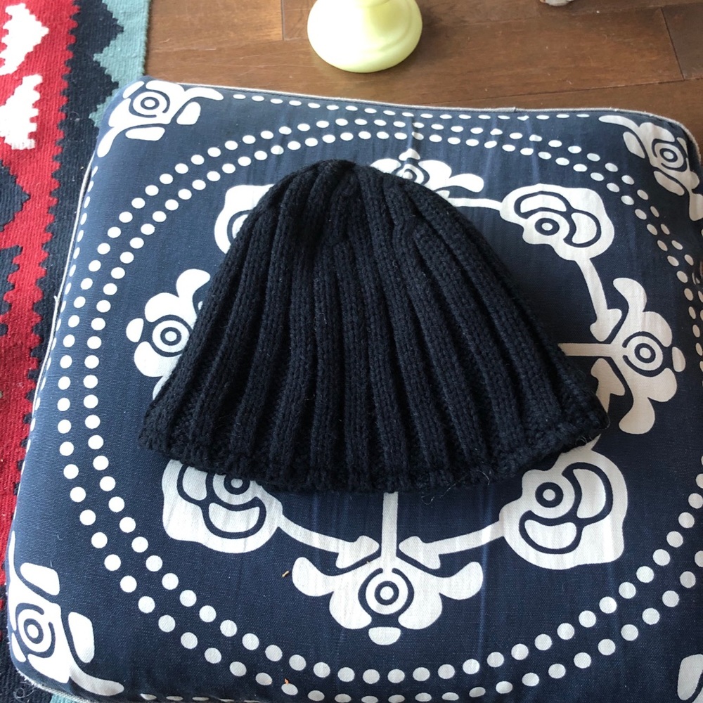 Heat holders black fleece-lined beanie